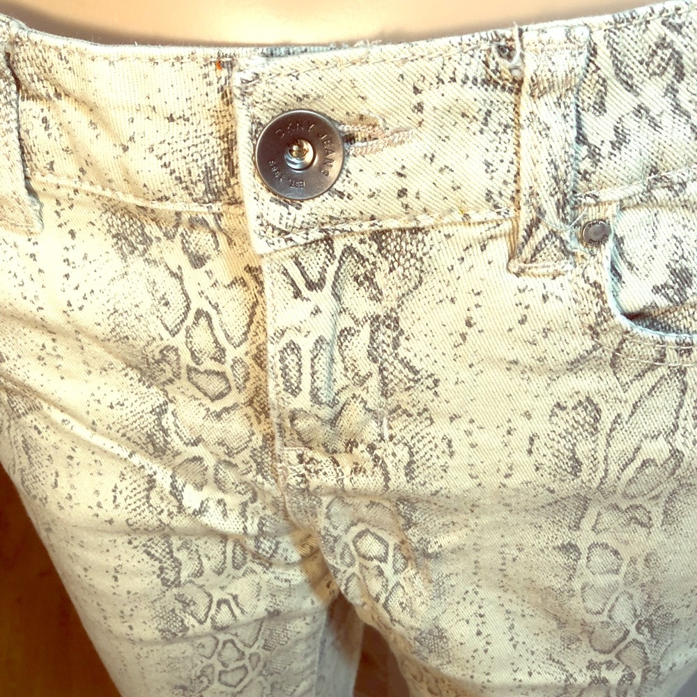 Dkny snake skin print jeggings